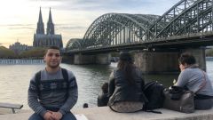 Давид в г. Кёльн, на заднем плане Кёльнский собор